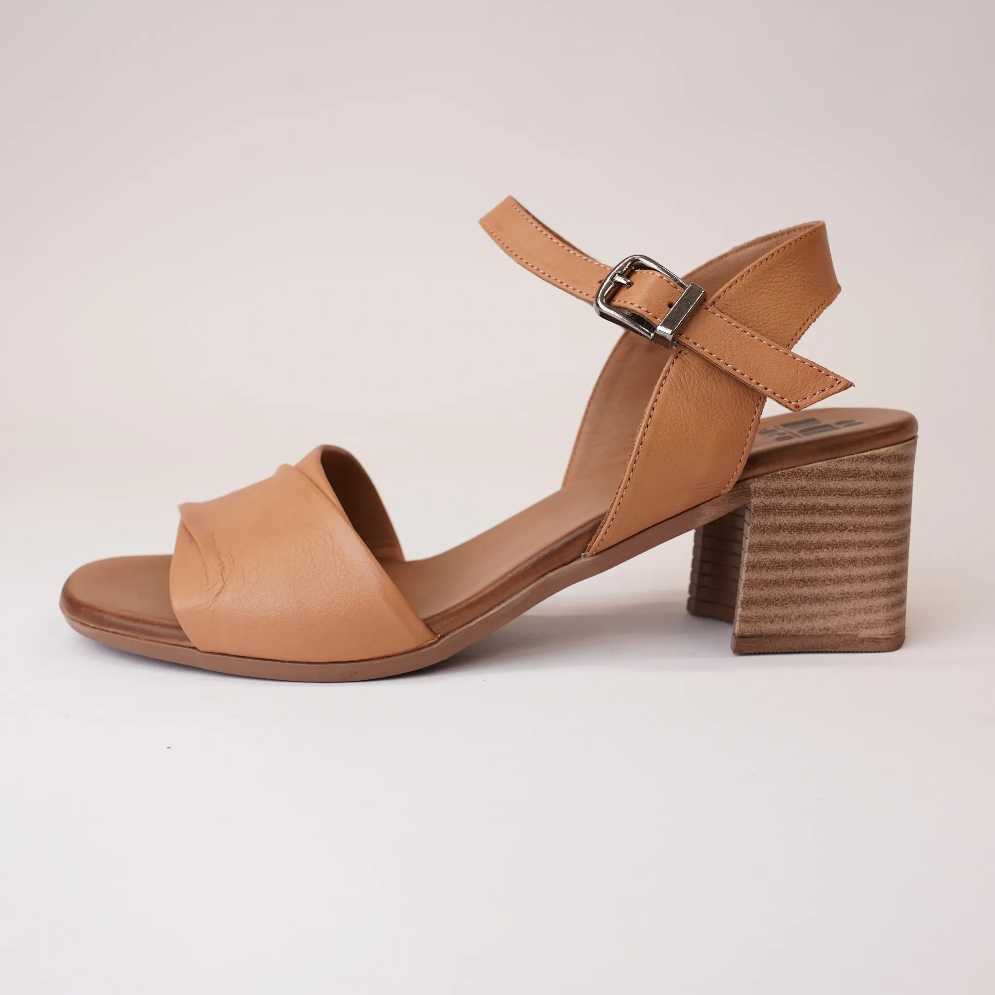 Vara Tan Leather Heels