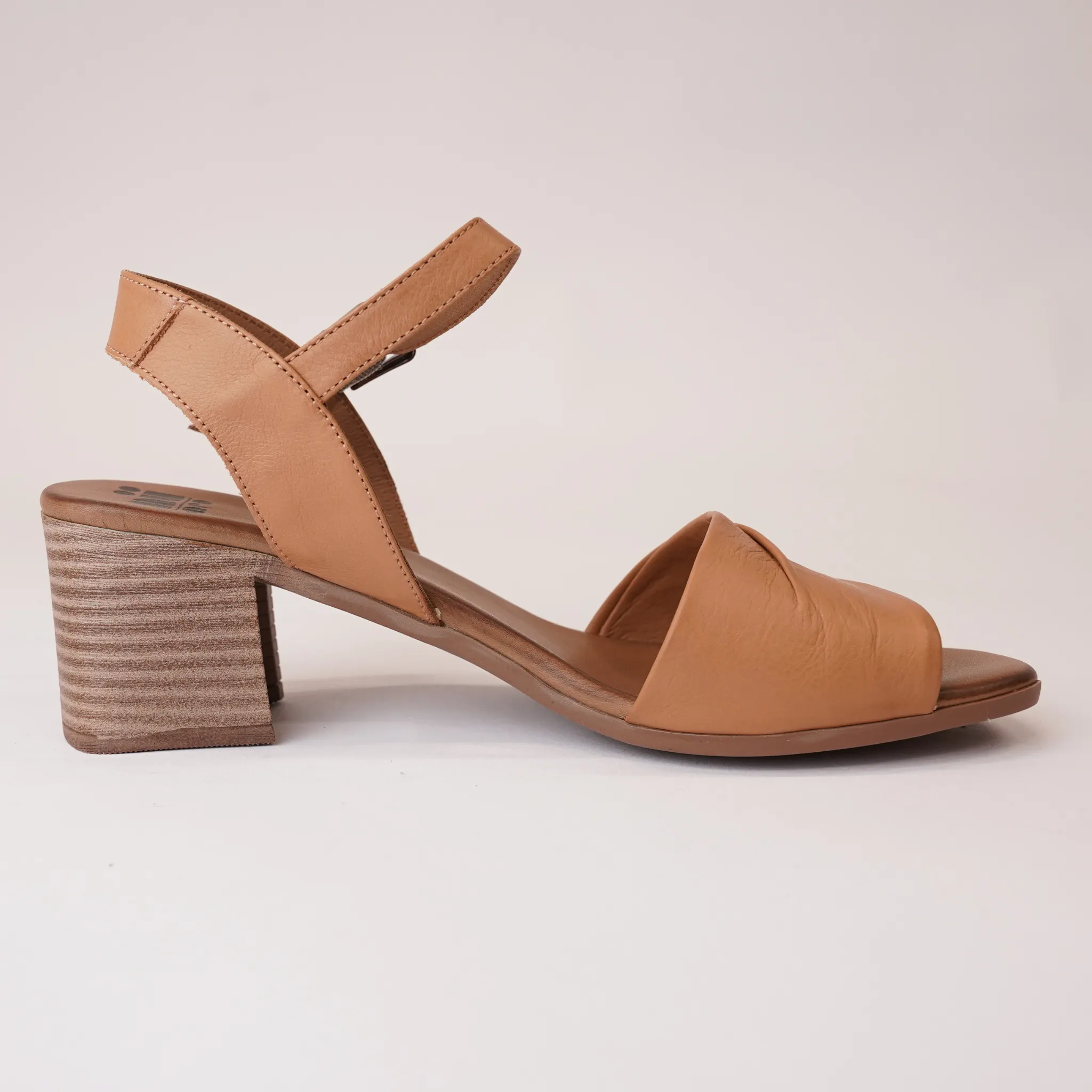 Vara Tan Leather Heels